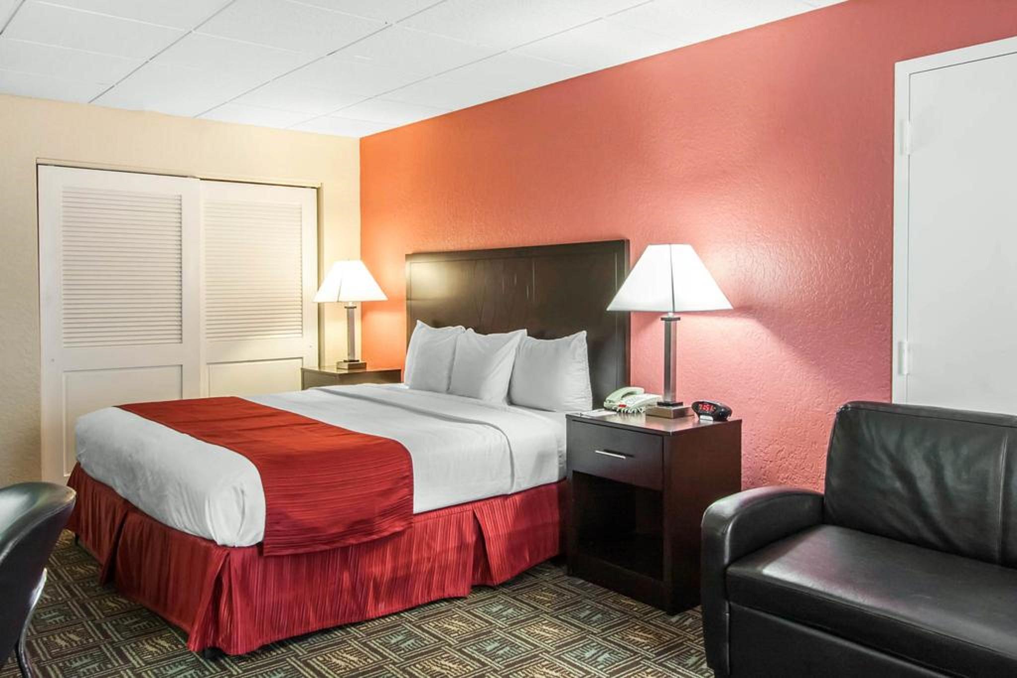 Quality Inn & Conference Center Tampa Buitenkant foto