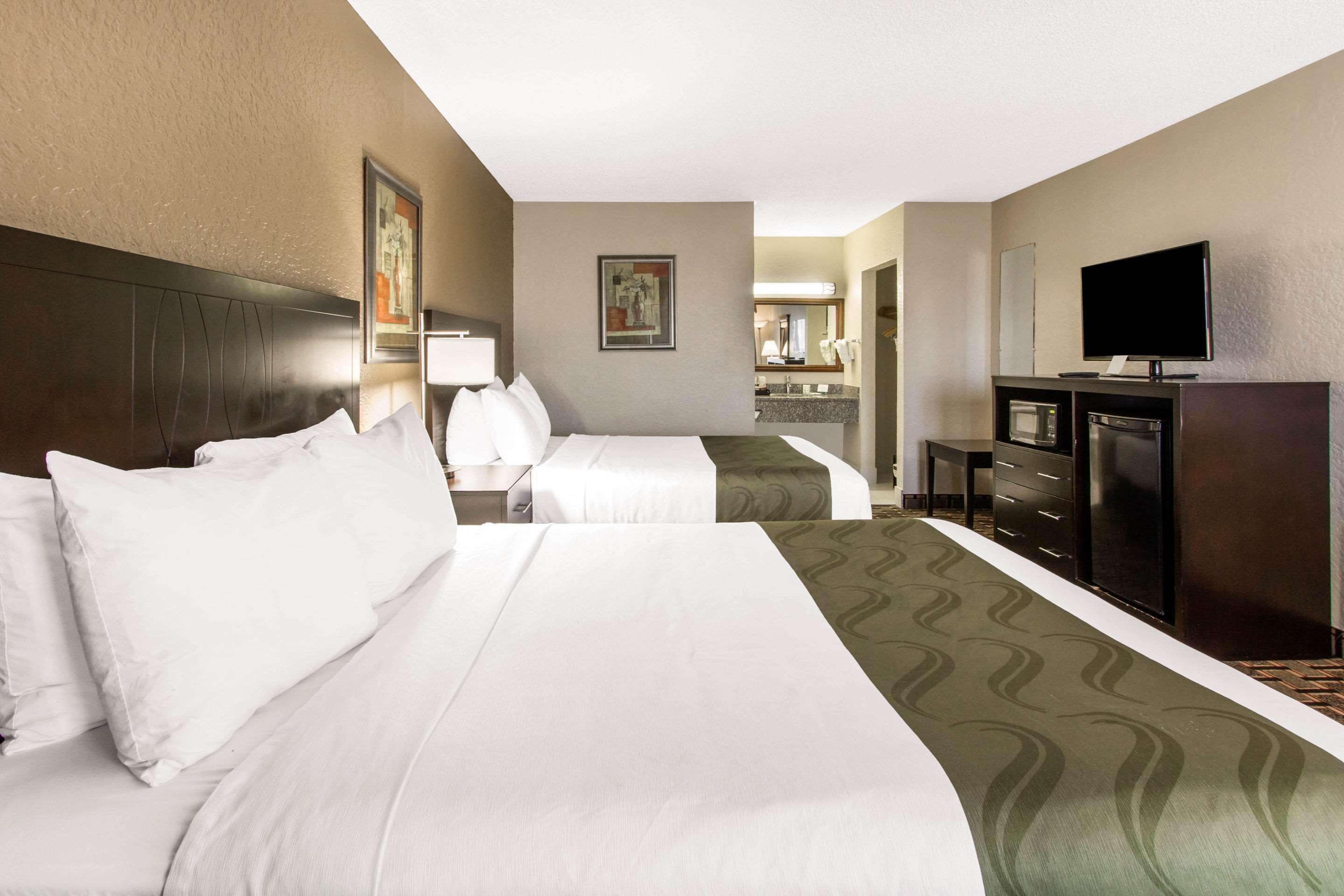 Quality Inn & Conference Center Tampa Buitenkant foto