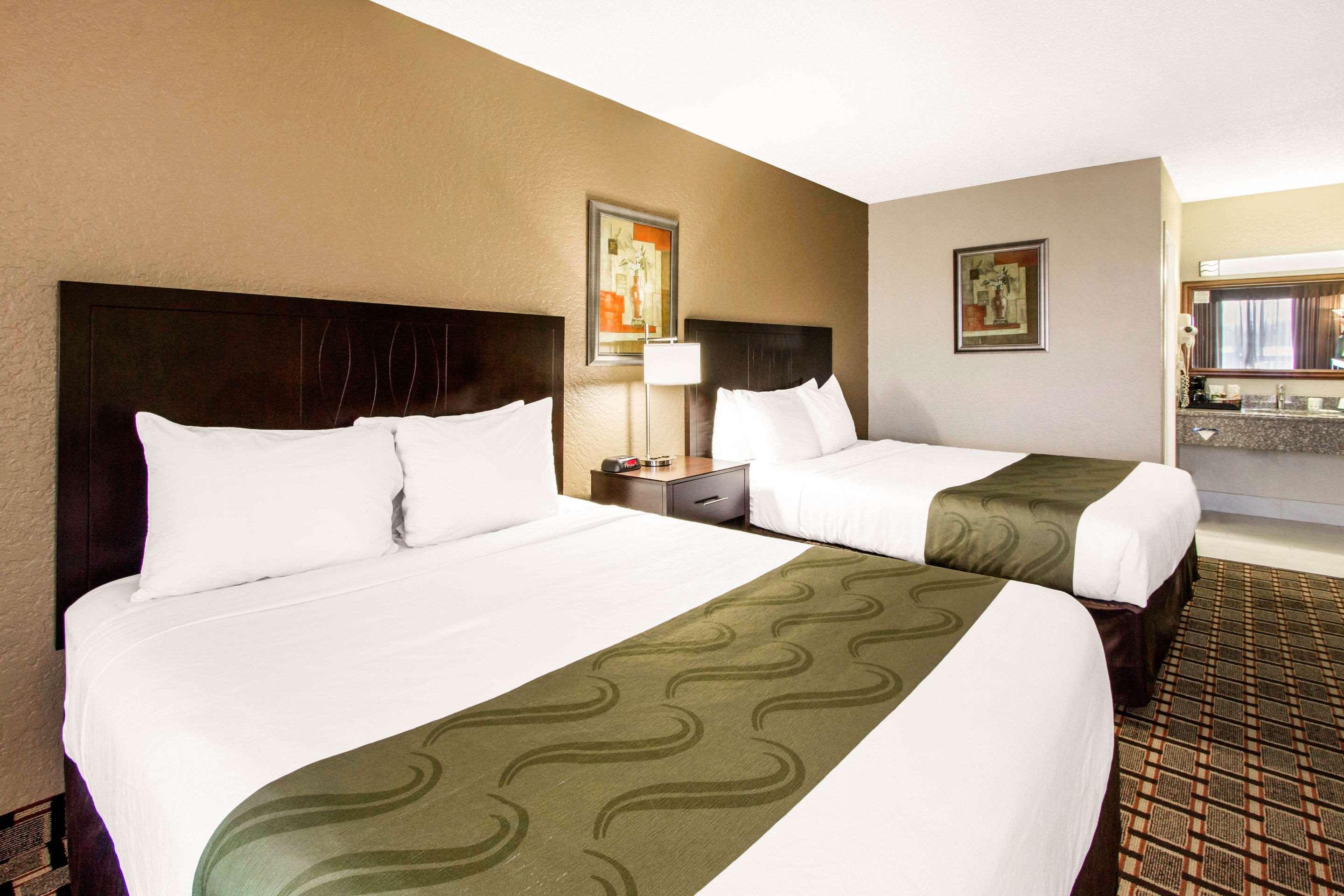 Quality Inn & Conference Center Tampa Buitenkant foto