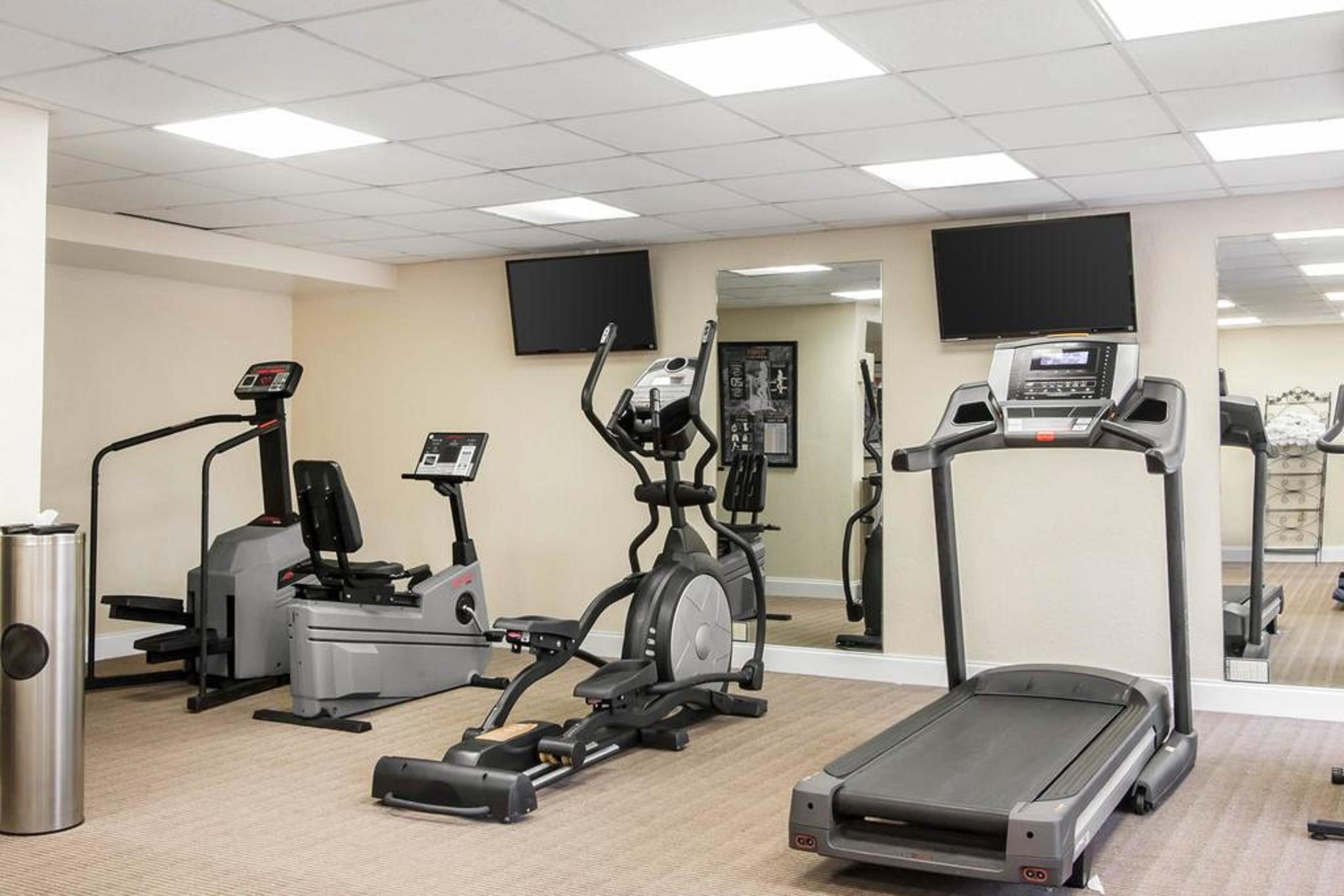 Quality Inn & Conference Center Tampa Buitenkant foto