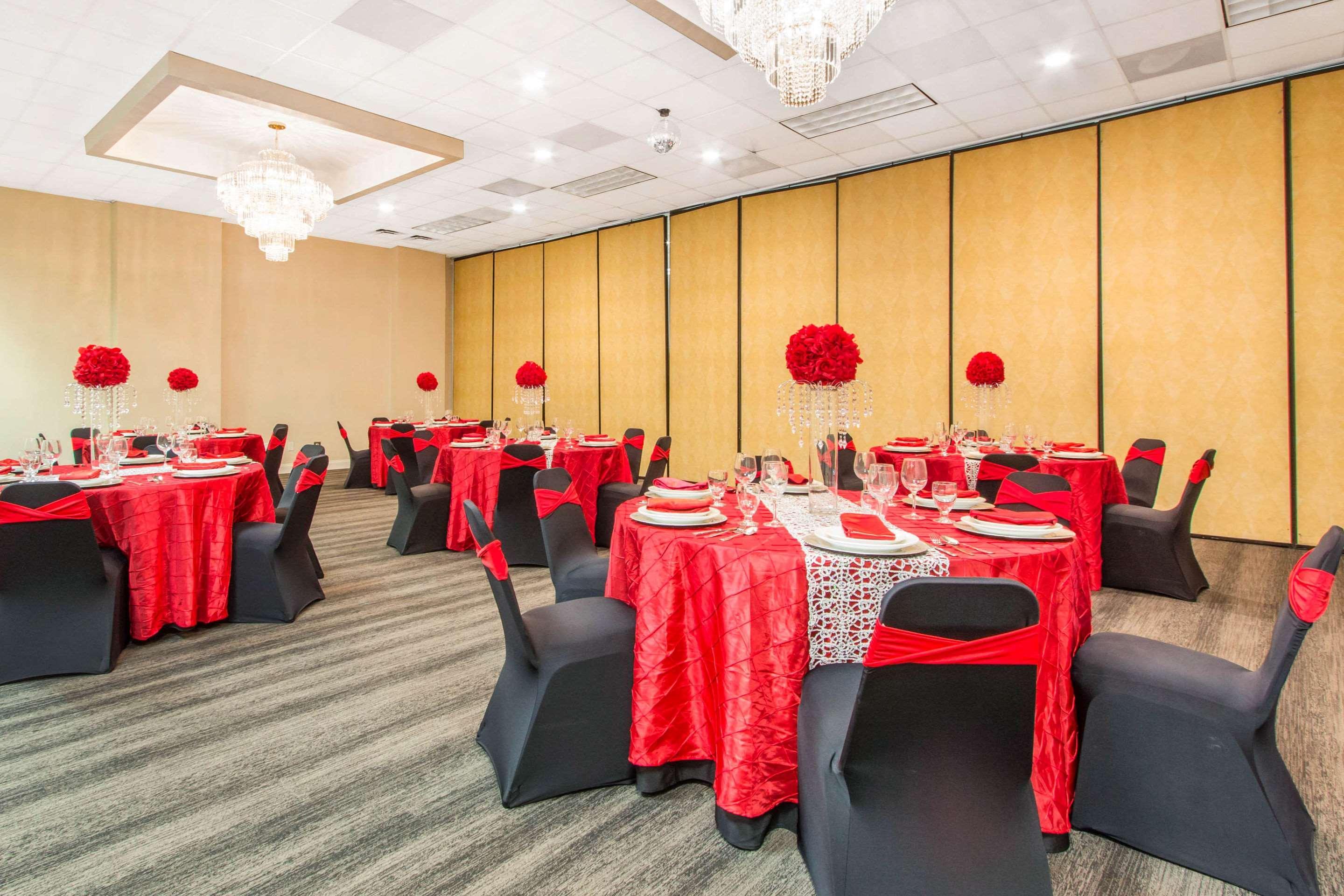 Quality Inn & Conference Center Tampa Buitenkant foto