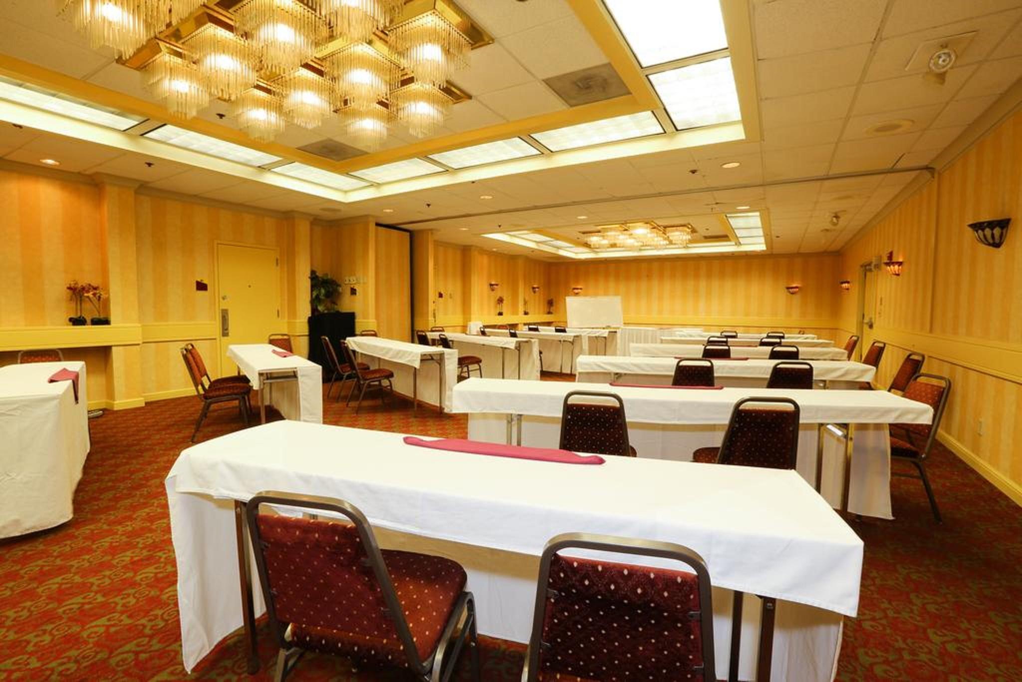 Quality Inn & Conference Center Tampa Buitenkant foto