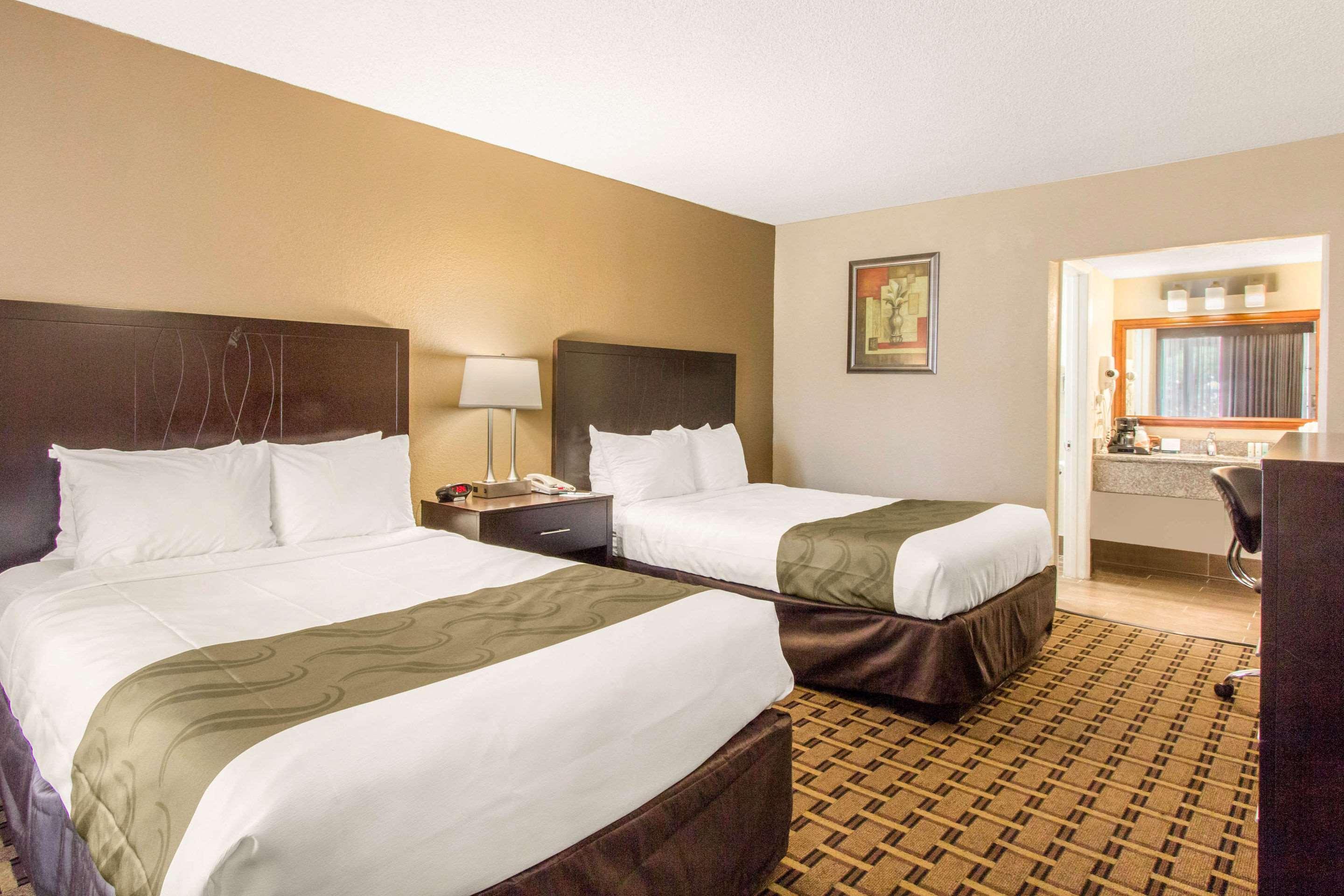 Quality Inn & Conference Center Tampa Buitenkant foto