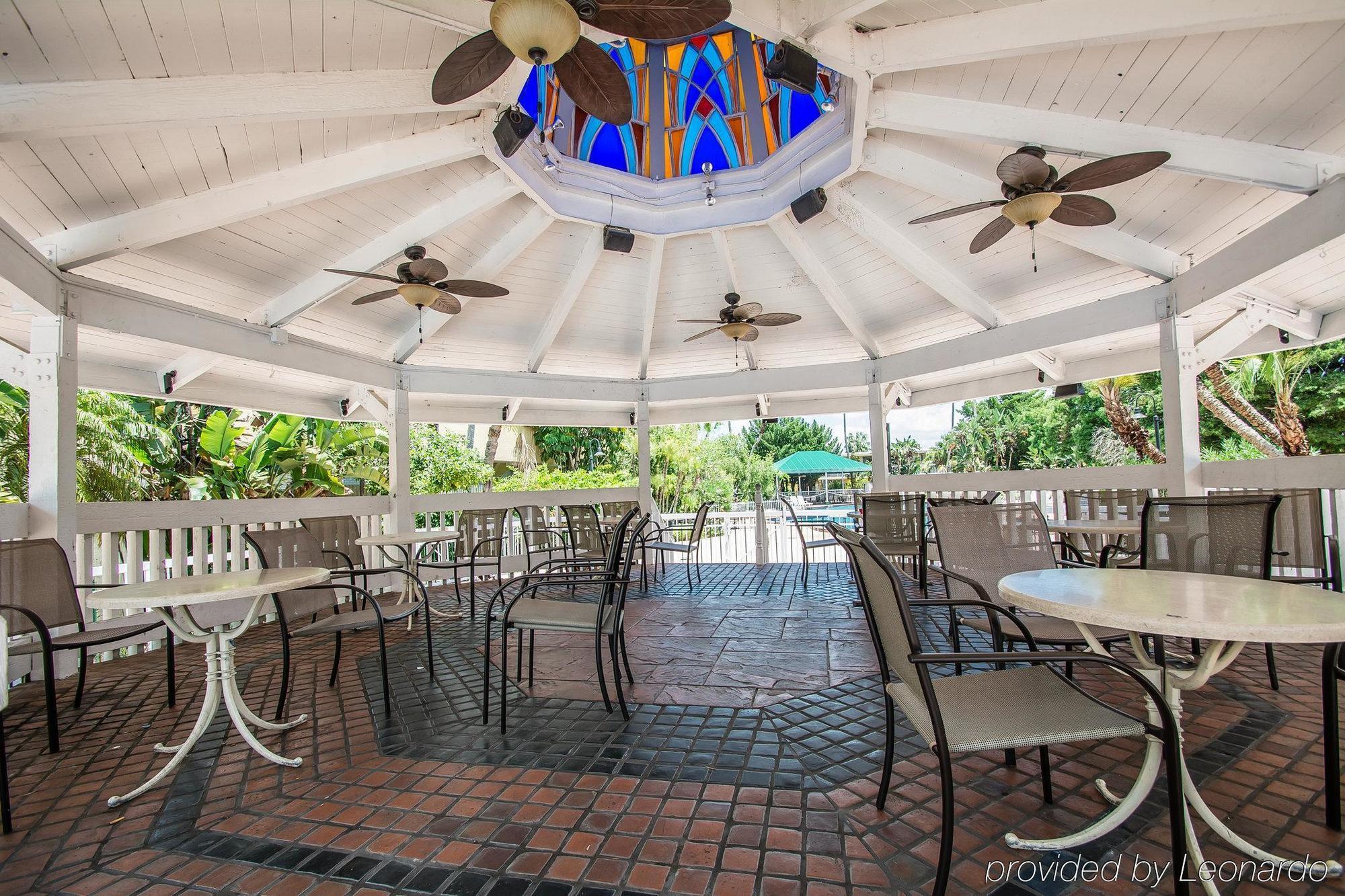 Quality Inn & Conference Center Tampa Buitenkant foto