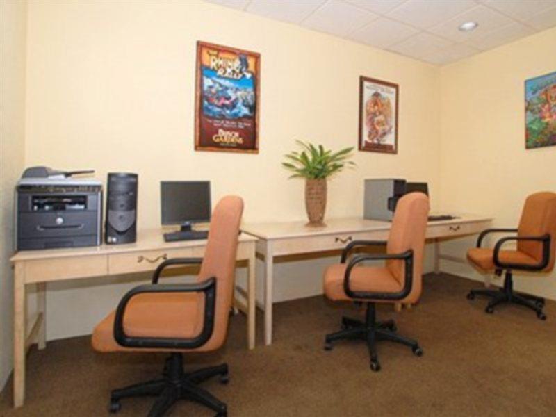 Quality Inn & Conference Center Tampa Buitenkant foto