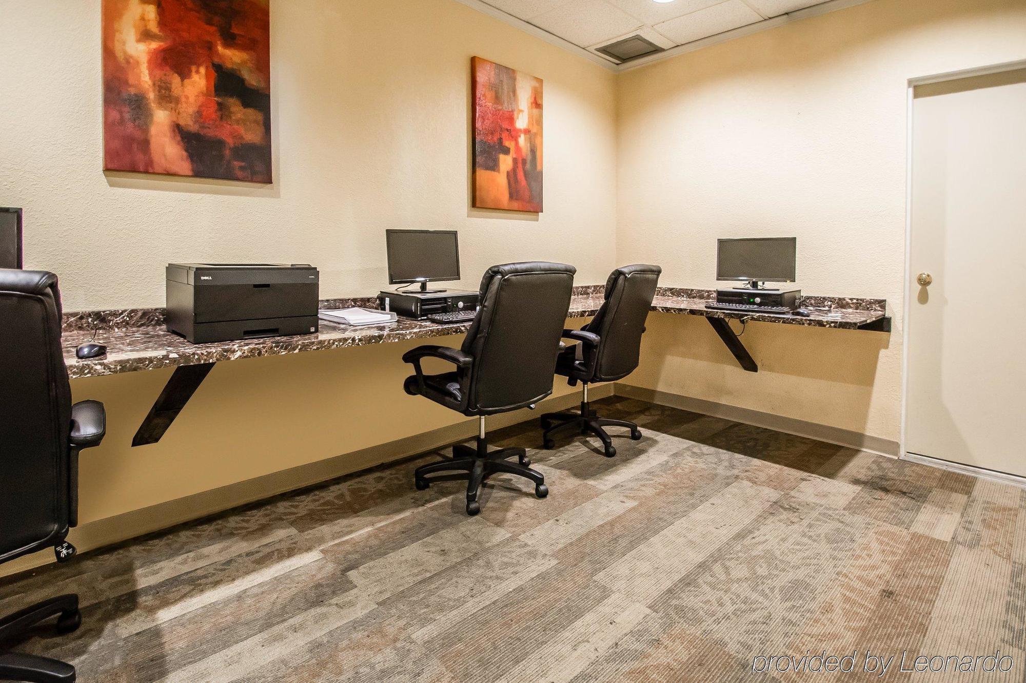 Quality Inn & Conference Center Tampa Buitenkant foto