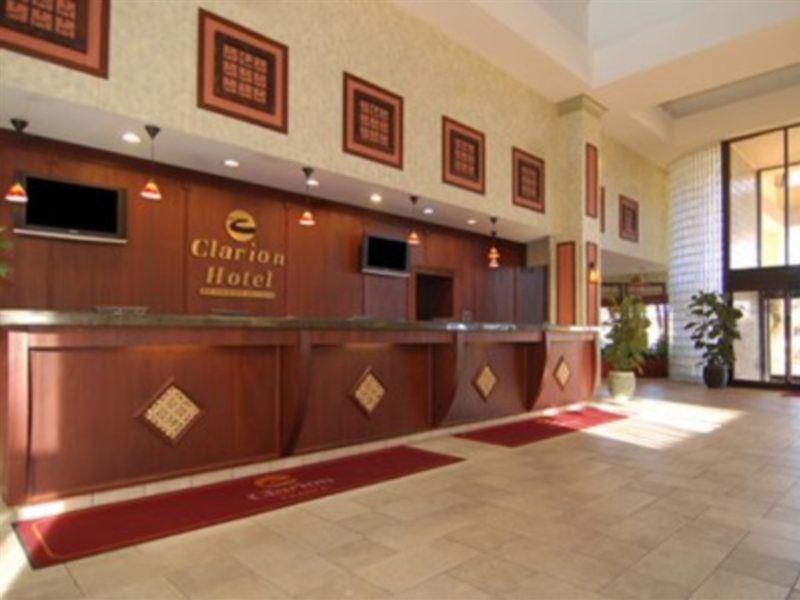 Quality Inn & Conference Center Tampa Buitenkant foto