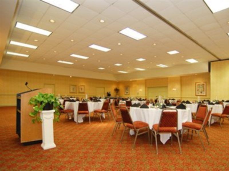 Quality Inn & Conference Center Tampa Buitenkant foto
