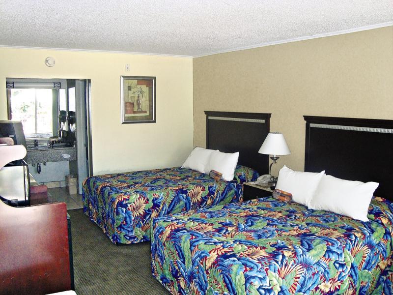 Quality Inn & Conference Center Tampa Buitenkant foto