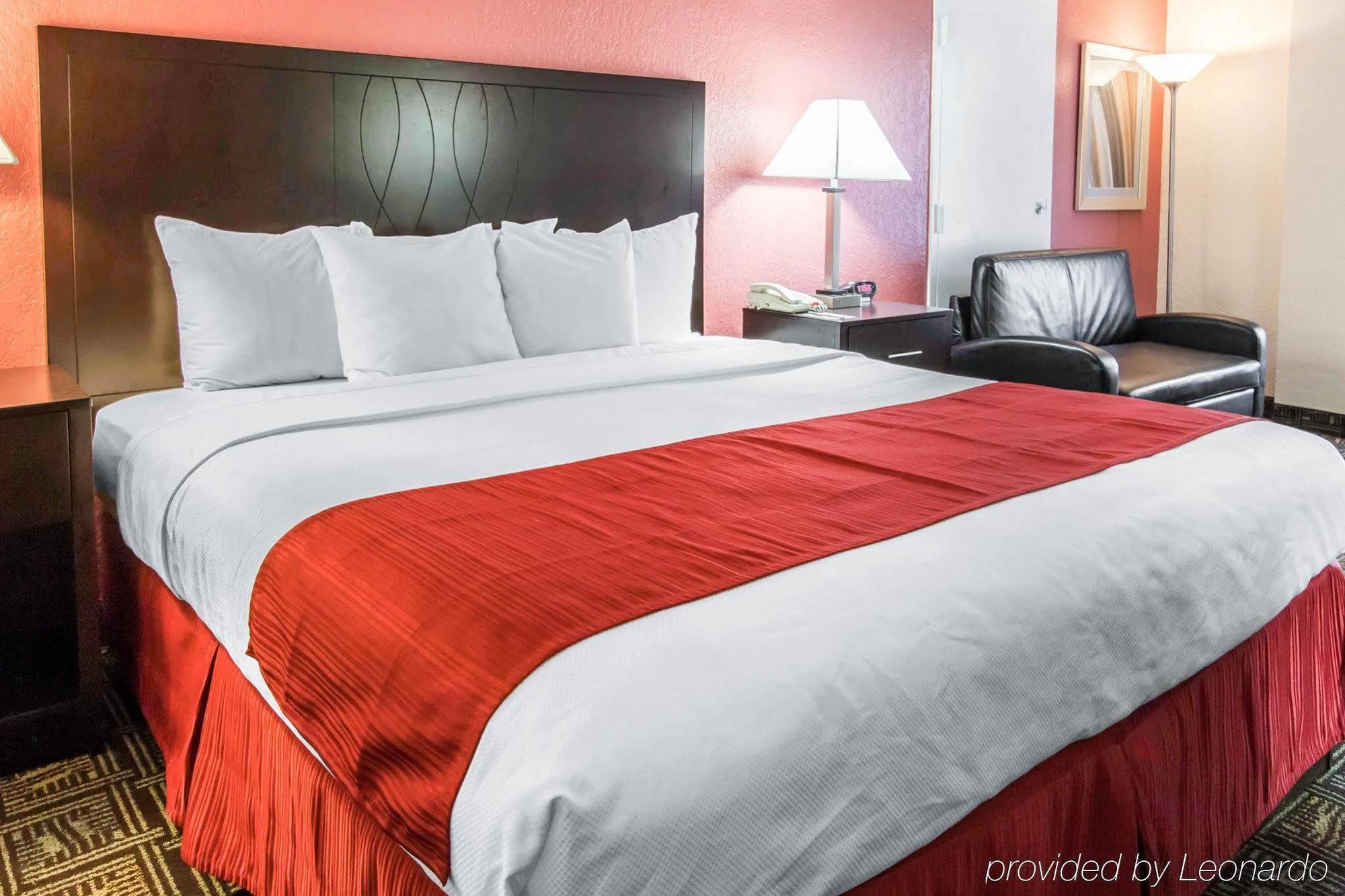 Quality Inn & Conference Center Tampa Buitenkant foto
